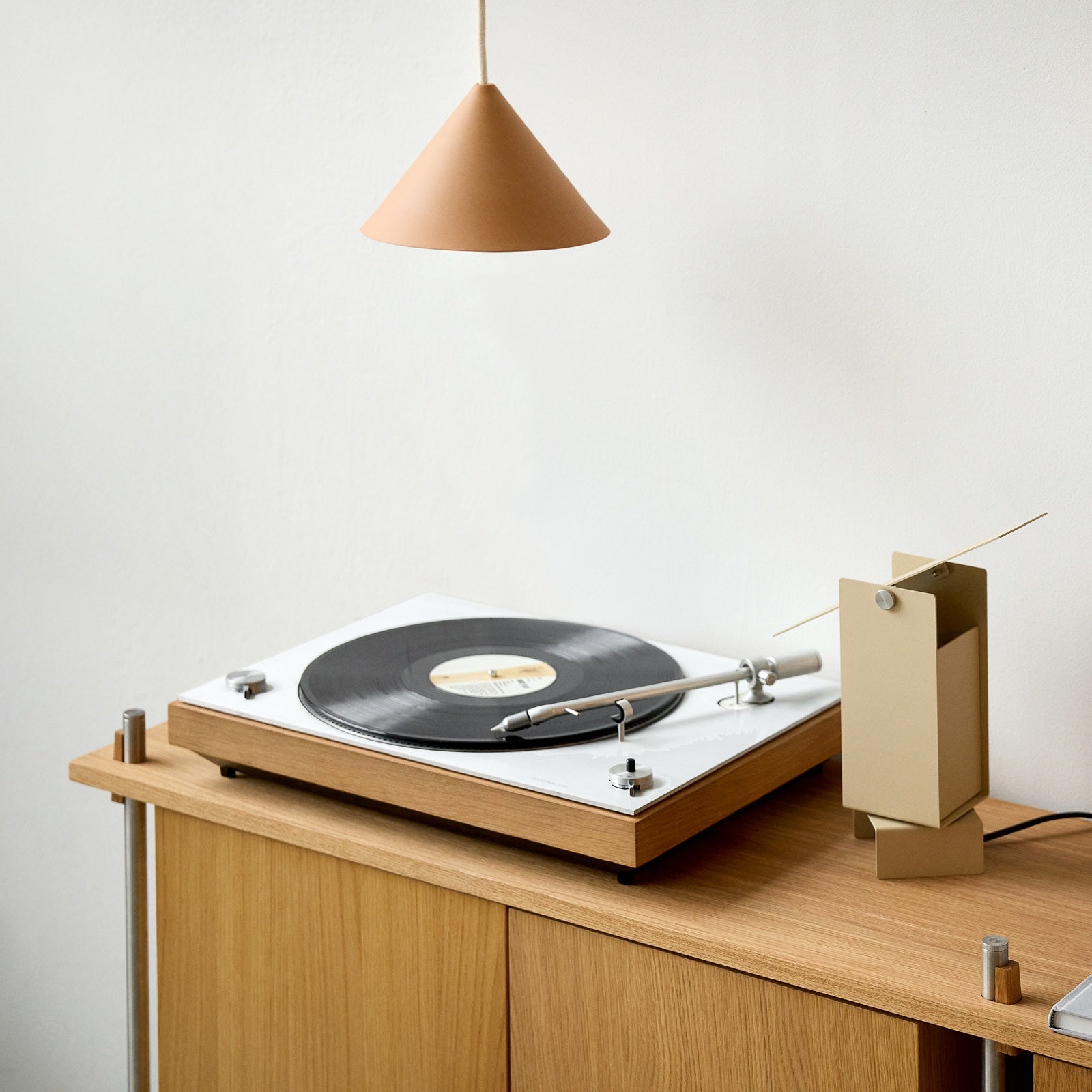 MOEBE Shelving System – modulair vinyl opbergen
