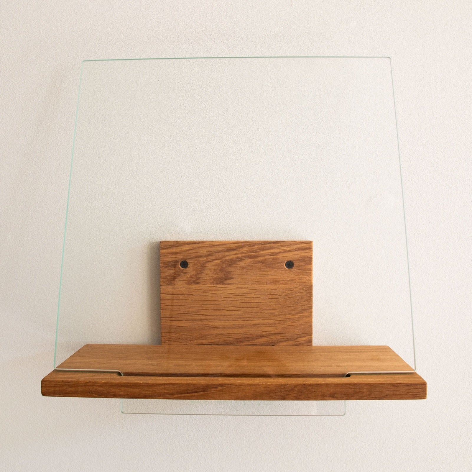Leeg Display MULTI wanddisplay voor vinylplaten met eikenhouten basis en transparant glazen front