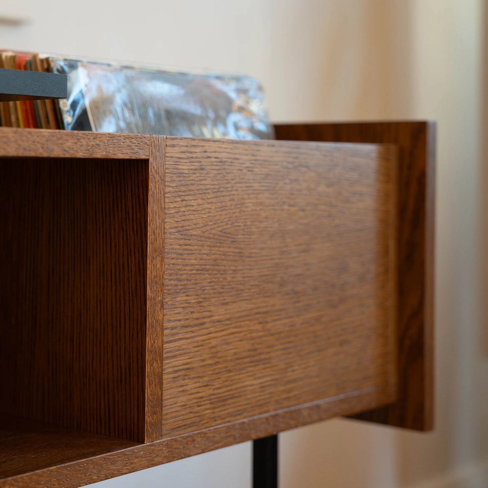 PLAY platenkast – massief houten LP-opslag