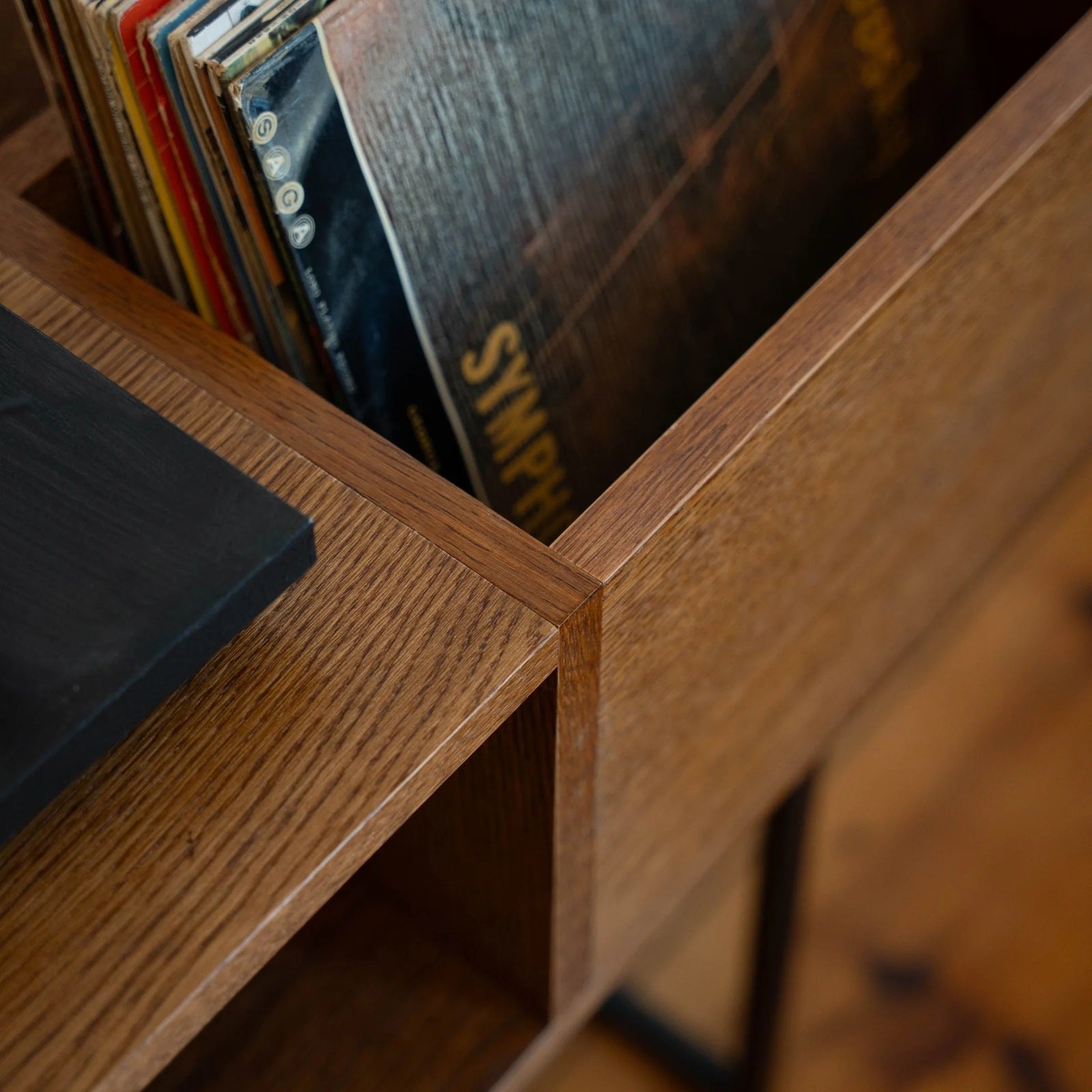 PLAY platenkast – massief houten LP-opslag