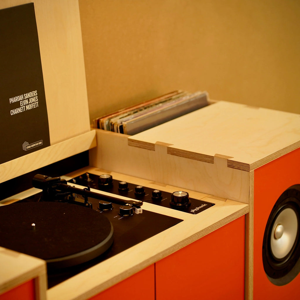 Plyphonic Model B audiomeubel