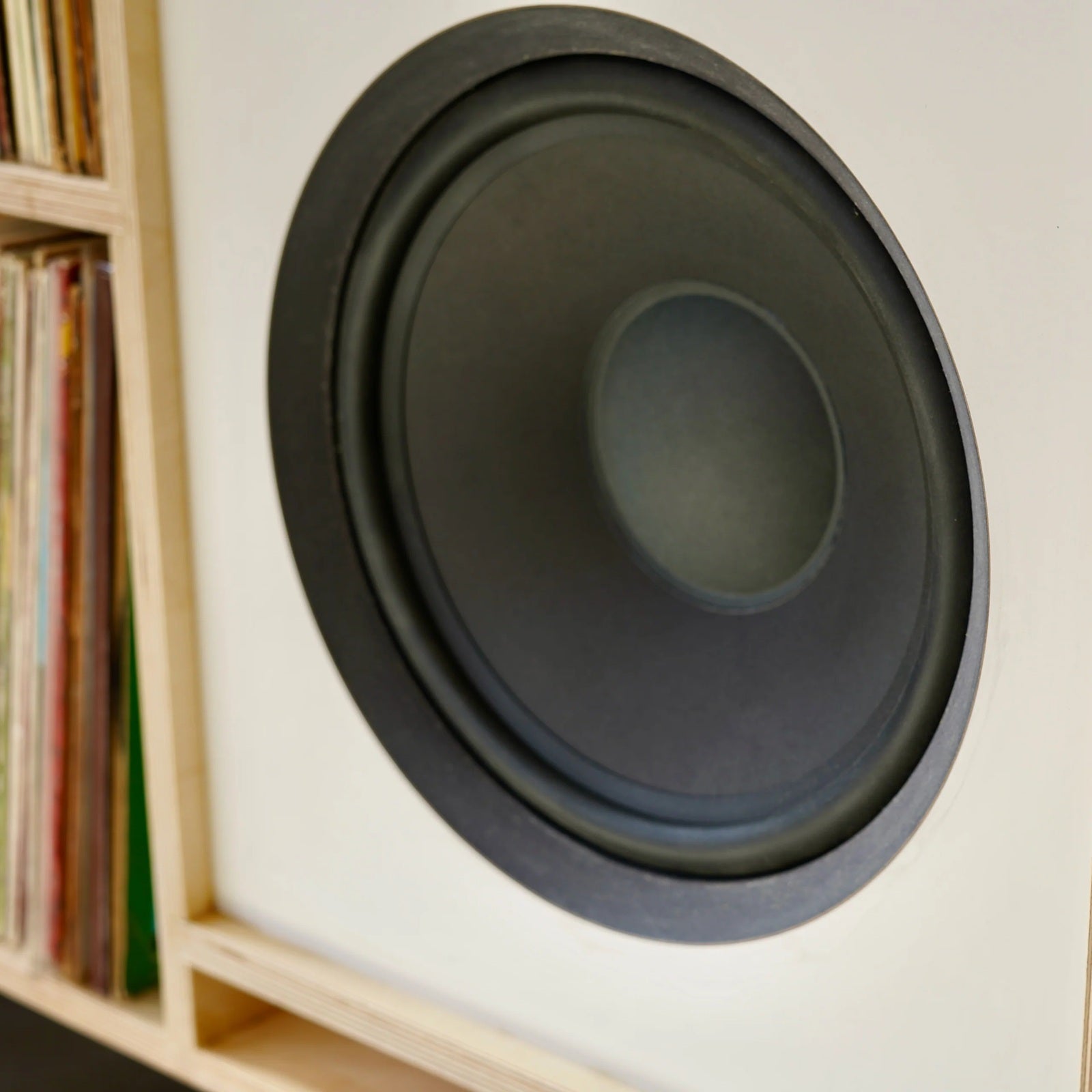 Plyphonic Model A audiomeubel